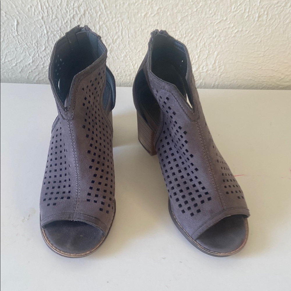 Buckle Vintage 83 ankle boots open toe